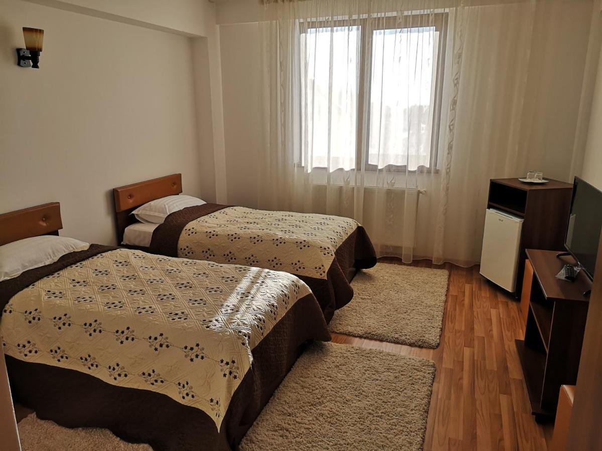 Passa Tempo Hotel Suceava Exterior photo