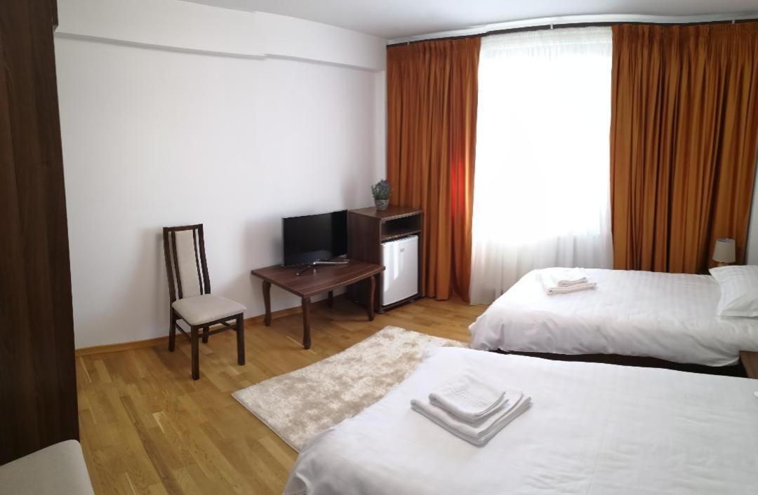 Passa Tempo Hotel Suceava Exterior photo